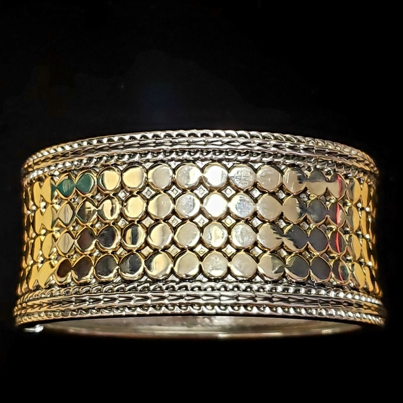 unbranded Jewelry - 3 for $25 ❤ silver tone & gold tone clamp cuff